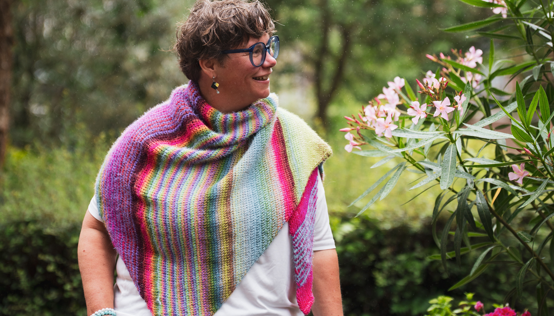 Kostenlose Anleitung | Over the Rainbow – Tuch aus Sockenwolle und Per Fortuna