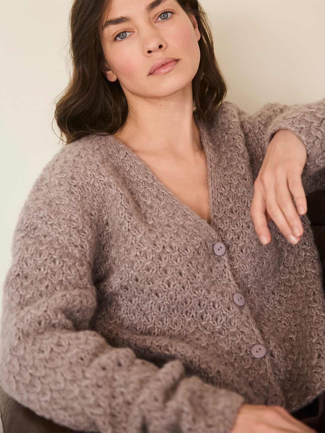 Strickpaket Alpaca Air II V-Ausschnitt Jacke mit Strukturmuster