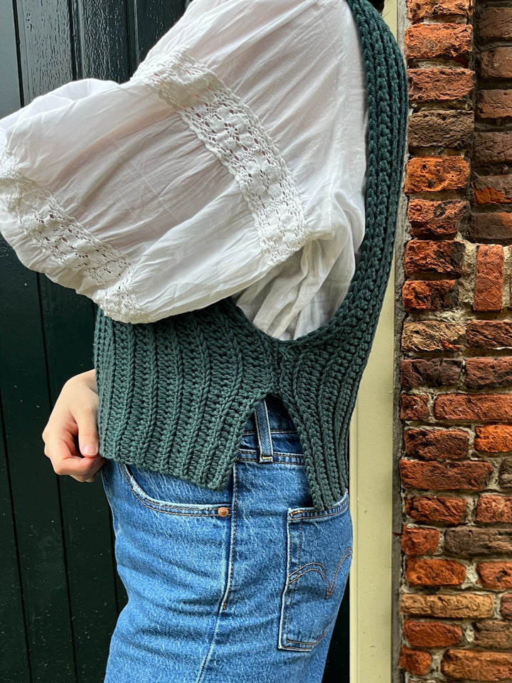 Häkelpaket Cardamom Pullunder – Studio Hook & Yarn