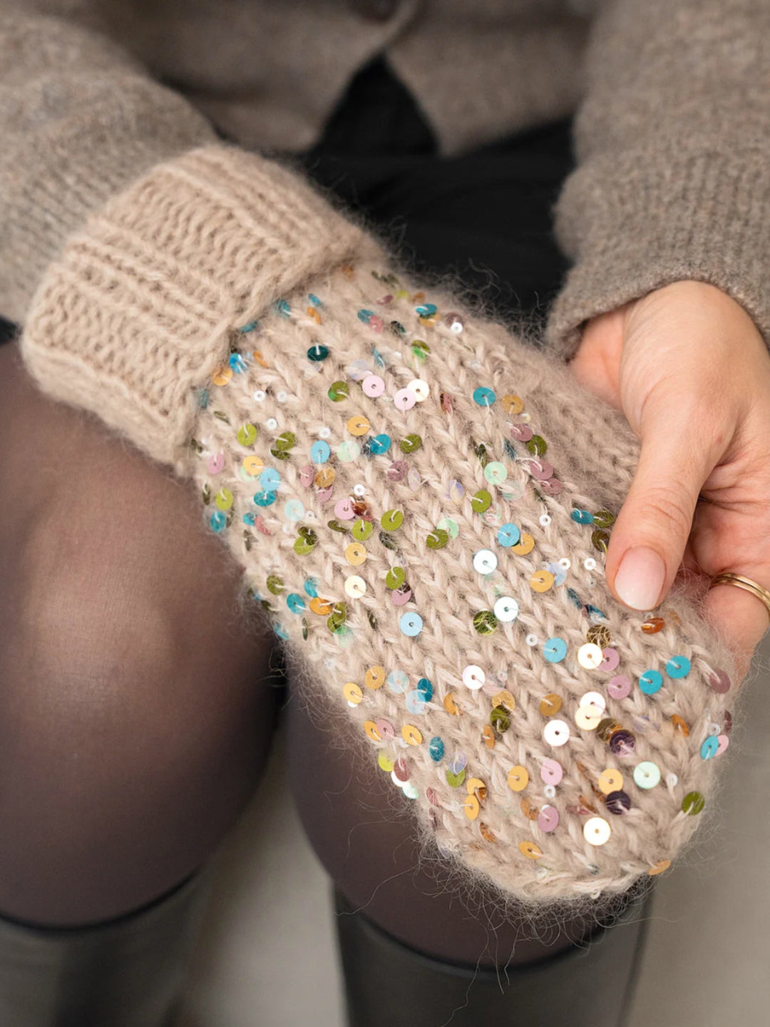 Strickpaket Cosmic Mittens - Tanja Steinbach