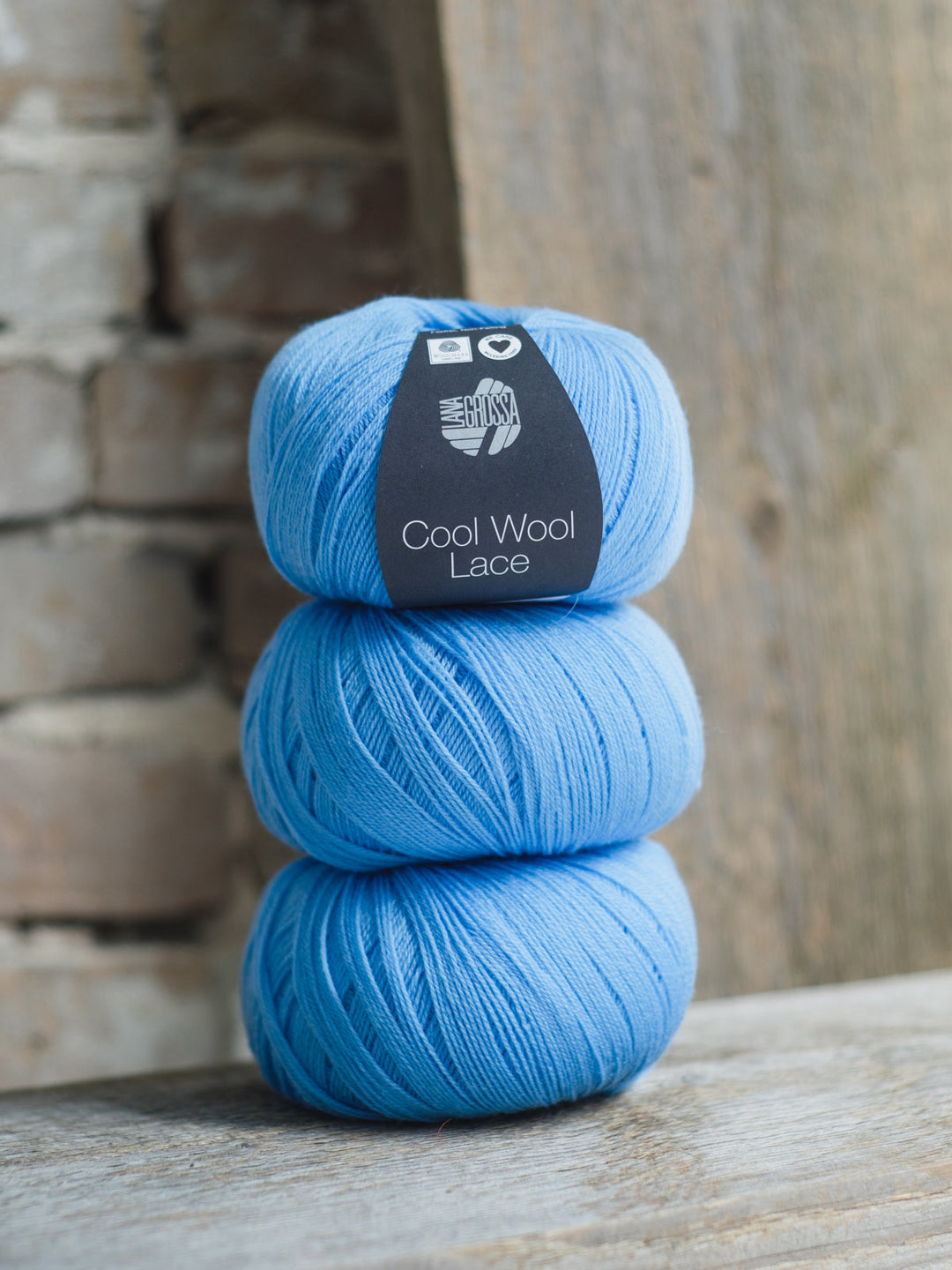 Cool Wool Lace 048 Azurblau